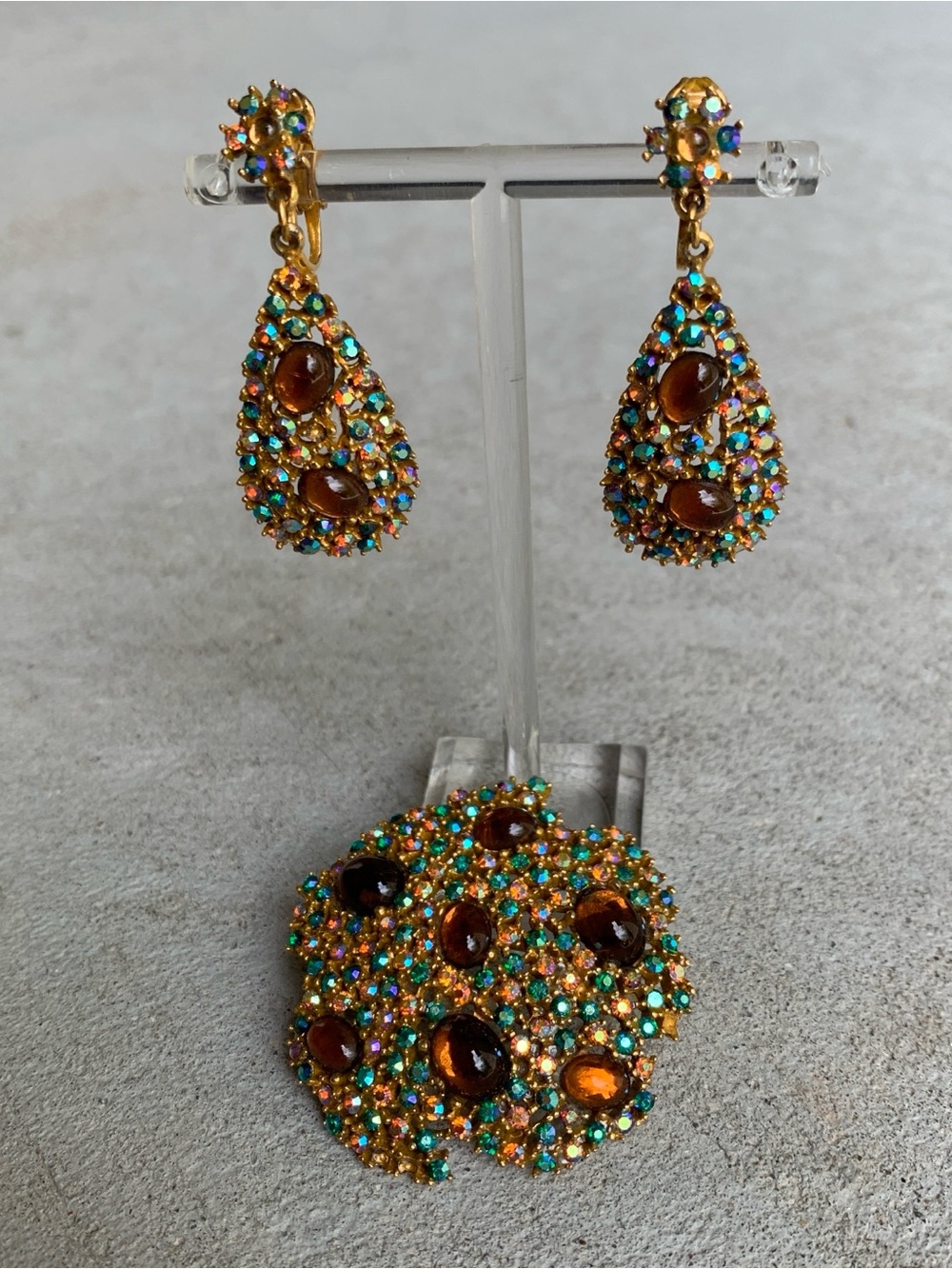 Vintage Mode-Art Signed “ART” Rhinestone Brooch & Earrings Set Aurora Borealis